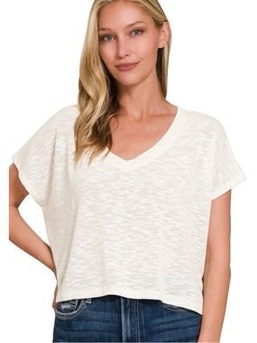 Relaxed V-Neck Crop Top in Cream